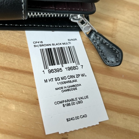 Coach Wallet🎈🎈 - Picture 4 of 9